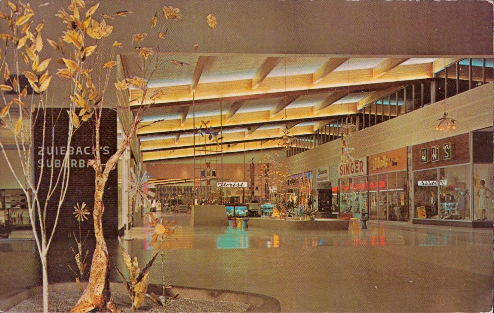 Pontiac Mall 2.jpg